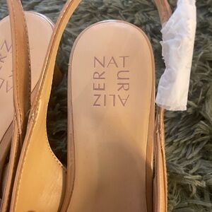 Naturalizer Women's Tan Heels